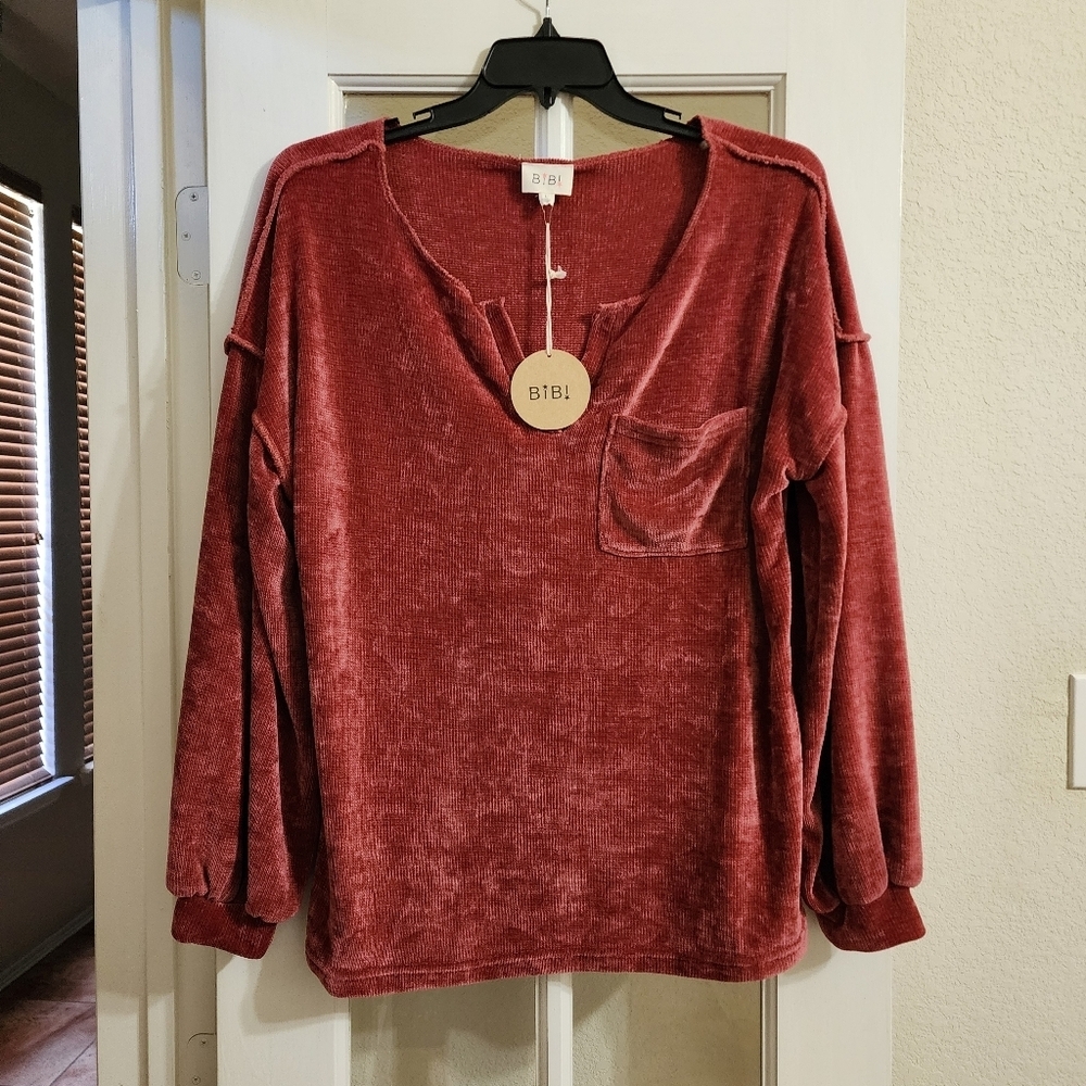 BiBi Chenille Knit Pocket Top Large Rust Red Split Neck Boutique Sweater